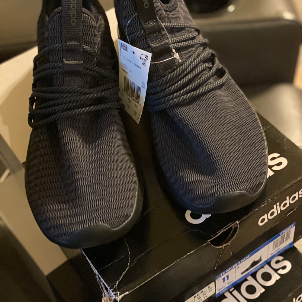 Adidas brand new authentic mens sneakers